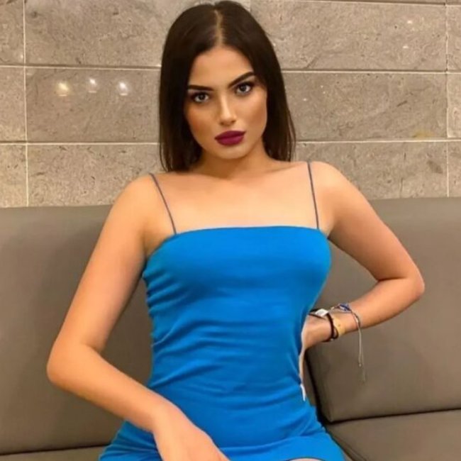 Agra aged housewife Call Girl